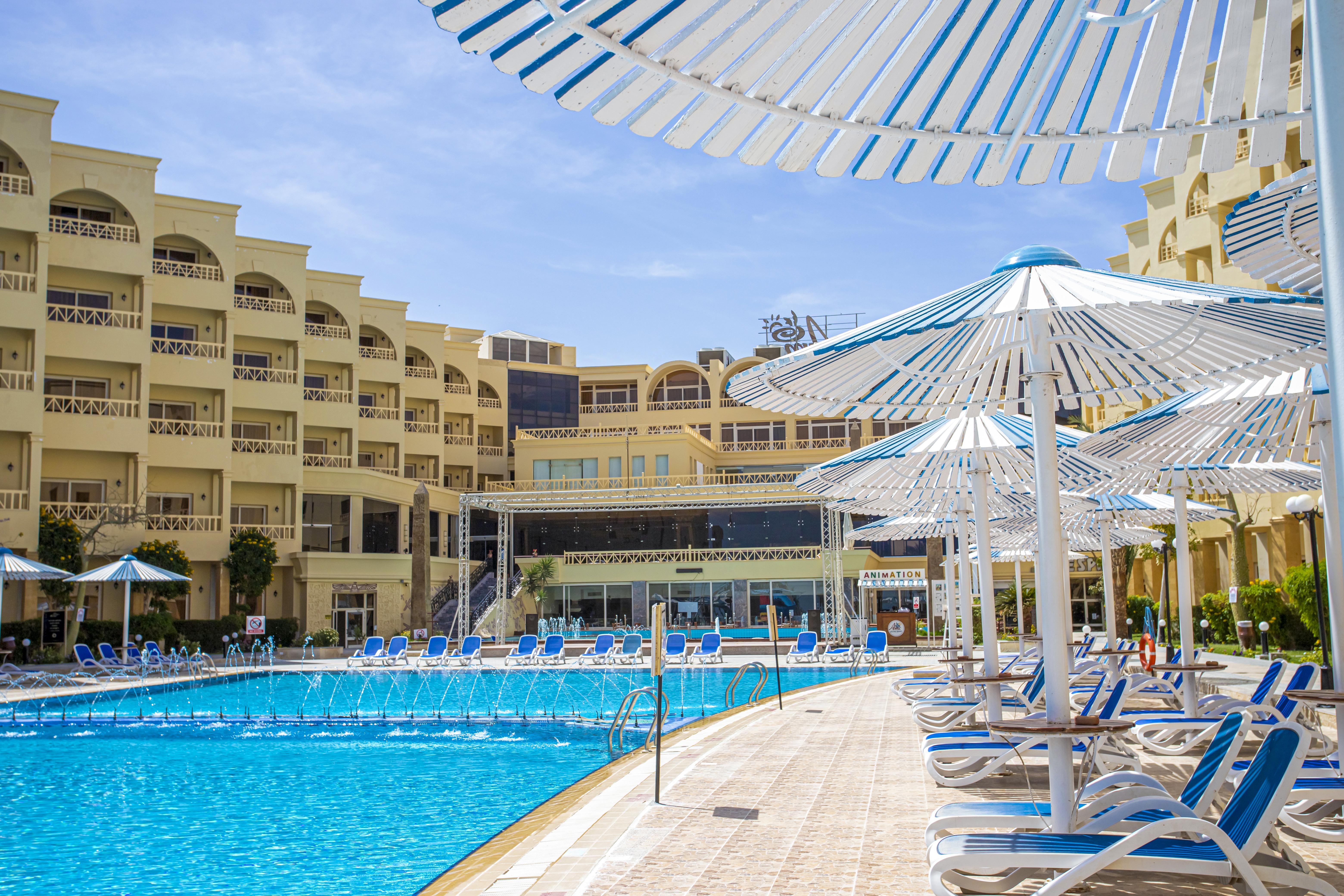 Amc Royal Hotel & Spa Hurghada Exterior photo
